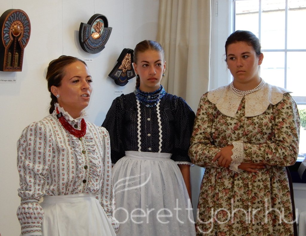 Ünnepi kiállításmegnyitó és kenyérszentelés 02